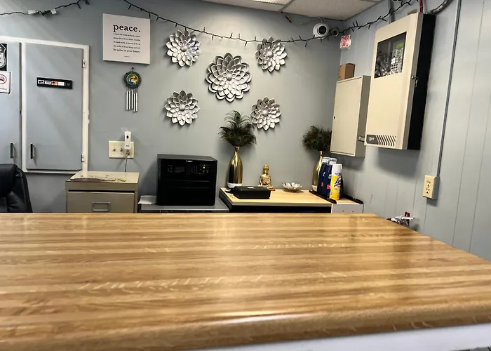 Clayton House Motel Loves Park
