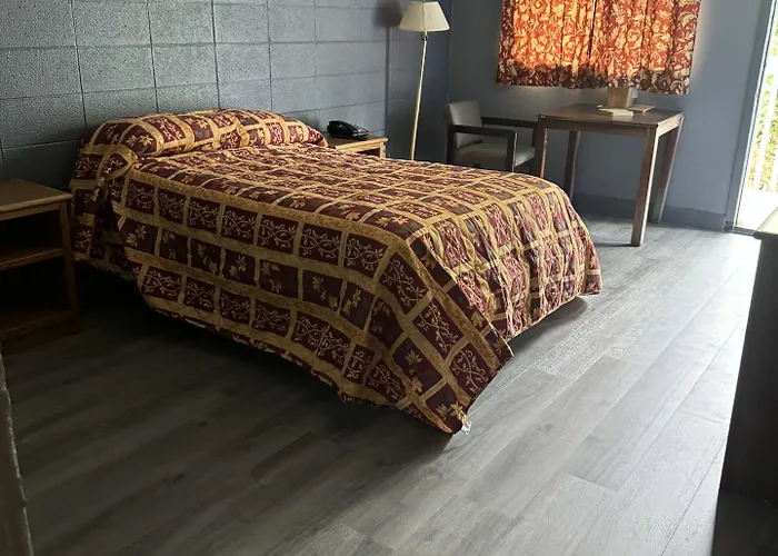 Motel Clayton House