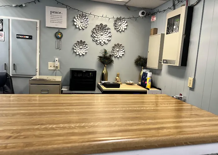 Clayton House Motel 2*