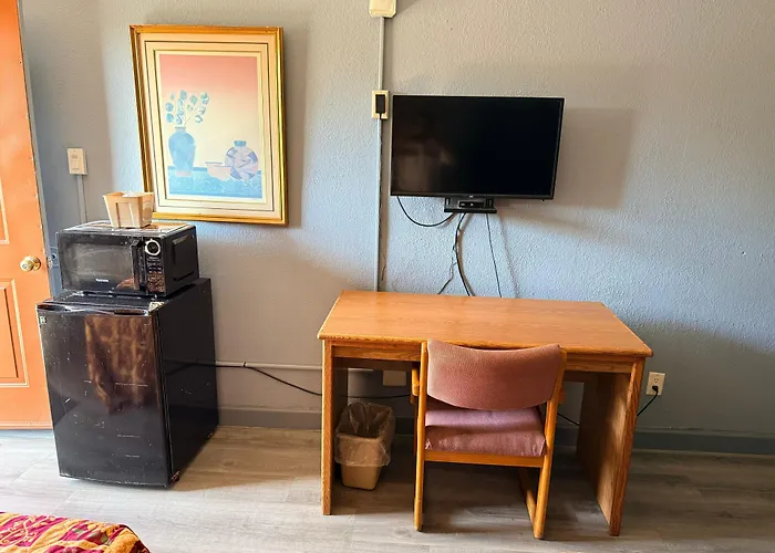 Clayton House Motel Loves Park