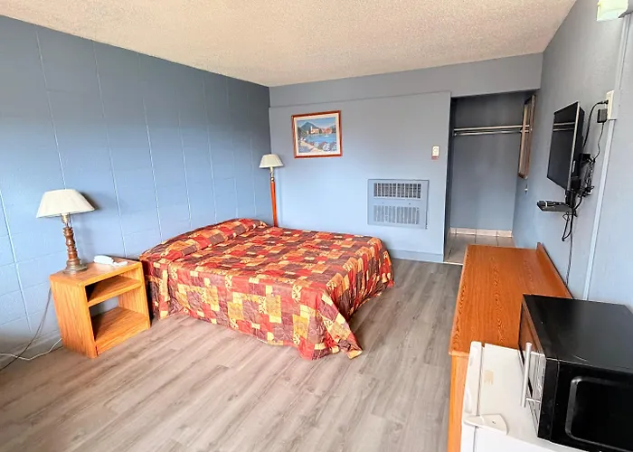 Clayton House Motel Loves Park