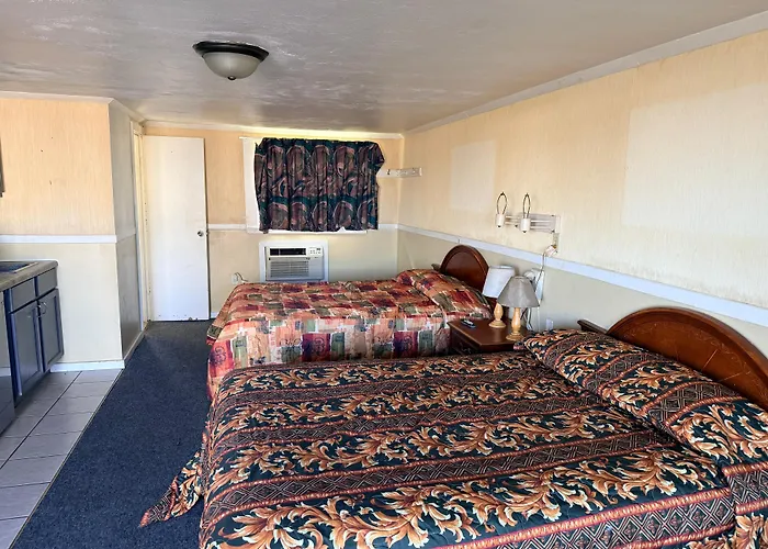 Clayton House 2*